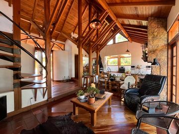 Casa en Arriendo en Viacuarela, Envigado Antioquia