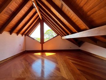 Casa en Arriendo en Viacuarela, Envigado Antioquia