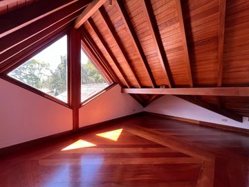 Casa en Arriendo en Viacuarela, Envigado Antioquia