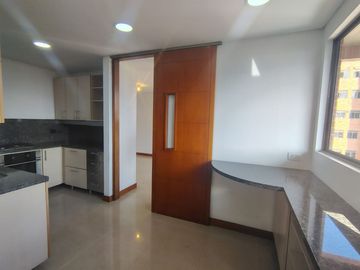 Apartamento en Arriendo en Los Balsos, Poblado Medellin Antioquia