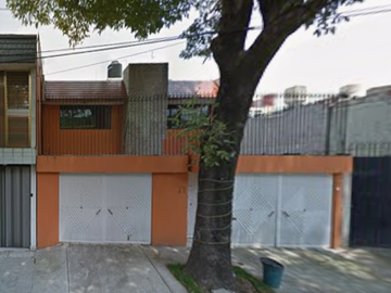 CASA AMPLIA DE DOS NIVELES CON 3 RECÁMARAS, CAMPESTRE CHUBURUSCO, COYOACÁN, CIUDAD DE MÉXICO.
