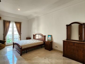 FOR SALE RUMAH 2 LANTAI KLASIK MODERN SIAP HUNI  PONDOK INDAH  JAKARTA SELATAN