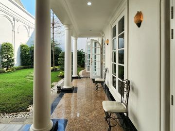 FOR SALE RUMAH 2 LANTAI KLASIK MODERN SIAP HUNI  PONDOK INDAH  JAKARTA SELATAN