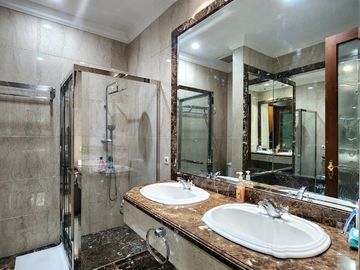 FOR SALE RUMAH 2 LANTAI KLASIK MODERN SIAP HUNI  PONDOK INDAH  JAKARTA SELATAN
