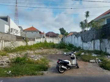 Dijual segera sebidang tanah kosong siap bangun , lahan padat - datar serta lingk sangat elite , bersih dan nyaman.