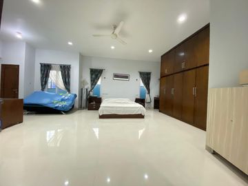 Cinere Megapolitan Rumah 2 Lantai Rapih dan Terawat