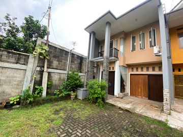 Cinere Megapolitan Rumah 2 Lantai Rapih dan Terawat