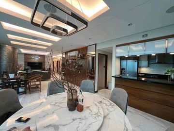For Sale : 3 Bedroom Penthouse in BGC Taguig - 8 Forbes Town Residences