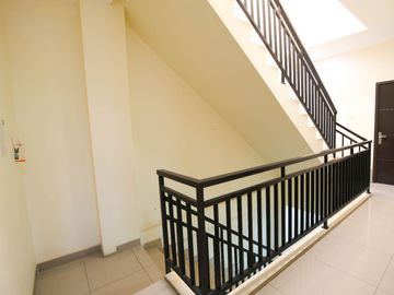 Sewa Kost AbdiHome Kost Binus Abdi Syahdan Residence Tipe Jendela Dekat Palmerah dan Kebon Jeruk