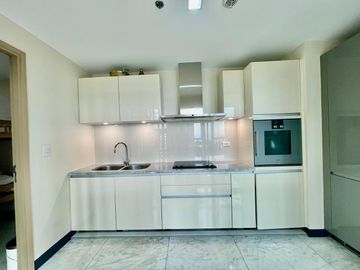 349sqm 4BR Penthouse Loft Unit for Sale in The Albany, McKinley Parkway, BGC near Forbes Park and Makati CBD