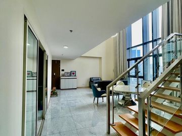 349sqm 4BR Penthouse Loft Unit for Sale in The Albany, McKinley Parkway, BGC near Forbes Park and Makati CBD