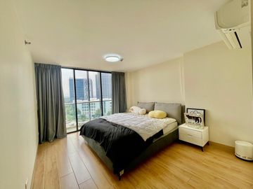 349sqm 4BR Penthouse Loft Unit for Sale in The Albany, McKinley Parkway, BGC near Forbes Park and Makati CBD