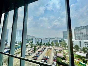 349sqm 4BR Penthouse Loft Unit for Sale in The Albany, McKinley Parkway, BGC near Forbes Park and Makati CBD