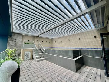 349sqm 4BR Penthouse Loft Unit for Sale in The Albany, McKinley Parkway, BGC near Forbes Park and Makati CBD