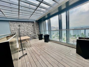 349sqm 4BR Penthouse Loft Unit for Sale in The Albany, McKinley Parkway, BGC near Forbes Park and Makati CBD