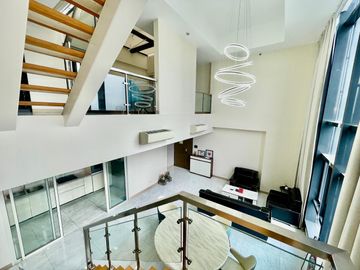 349sqm 4BR Penthouse Loft Unit for Sale in The Albany, McKinley Parkway, BGC near Forbes Park and Makati CBD