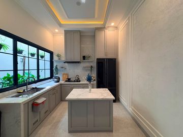Rumah Aesthetic 2 LT Full-Furnished Akses Strategis di Cluster, Bekasi - HGB