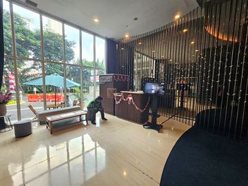 Sewa Apartemen 1BR Madison Park Semi Furnished, Homey & Siap Huni Dekat Central Park, Universitas Binus, Trisakti