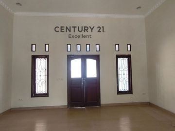 DIJUAL RUMAH COCOK UNTUK USAHA DIKAWASAN PREMIUM JAKARTA TIMUR