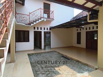 DIJUAL RUMAH COCOK UNTUK USAHA DIKAWASAN PREMIUM JAKARTA TIMUR