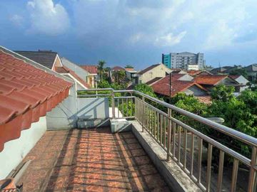 hunian secondary dalam komplek di Jatiwarna pondok gede