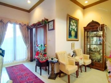 Dijual Rumah Posisi Hoek Semi Furnished Hadap Timur Lokasi Strategis Dekat Mall Kokas di Tebet Jaksel Rn 18251