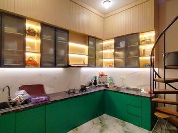 Dijual Rumah Posisi Hoek Semi Furnished Hadap Timur Lokasi Strategis Dekat Mall Kokas di Tebet Jaksel Rn 18251