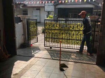 Disewakan Rumah 2Lantai di Taman Galaxy Bekasi Selatan