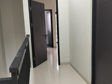 Jual Rumah Bagus 2 Lantai SHM di Gading Serpong Tangerang, St