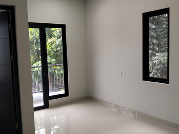 Jual Rumah Bagus 2 Lantai SHM di Gading Serpong Tangerang, St