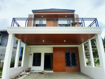 Rumah cluster mewah super murah cuma 900juta an lokasi strategis dekat pintu Tol Jatiwarna