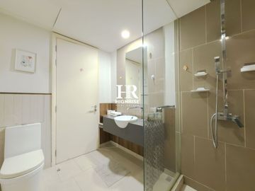 2-Bedroom Condo with Sea View for Long-Term Rent at Zire Wongamat, North Pattaya