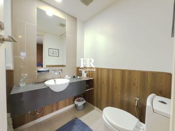 2-Bedroom Condo with Sea View for Long-Term Rent at Zire Wongamat, North Pattaya