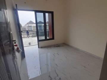 Rumah mewah 2lantai di jatiwarna lokasi bebas banjir dekat pintu Tol