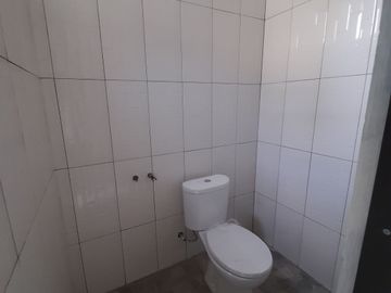Rumah mewah 2lantai di jatiwarna lokasi bebas banjir dekat pintu Tol