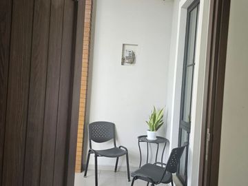 Di Jual Cepat BU Rumah 2 Lantai Bagus Siap Huni Sutera Feronia, Alam Sutera Tangerang Selatan