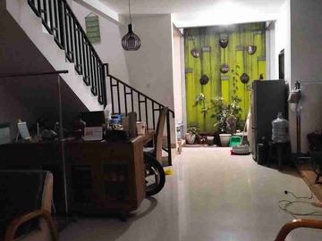 Di jual 🏡 Rumah 2 lantai dibukit golf cibubur