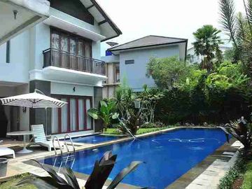 Dijual Rumah Furnish Mewah ada Kolam Renang di Dago Permai Bandung