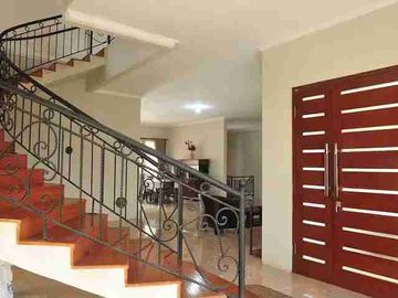Dijual Rumah Furnish Mewah ada Kolam Renang di Dago Permai Bandung