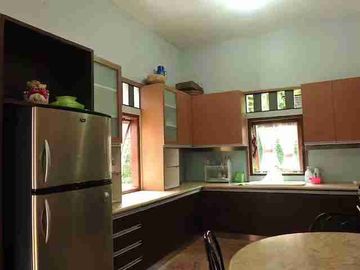 Dijual Rumah Furnish Mewah ada Kolam Renang di Dago Permai Bandung