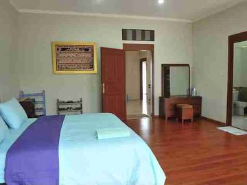Dijual Rumah Furnish Mewah ada Kolam Renang di Dago Permai Bandung