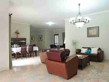 Dijual Rumah Furnish Mewah ada Kolam Renang di Dago Permai Bandung