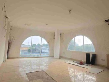 Di sewa ruko thematik hook gading Serpong Tangerang