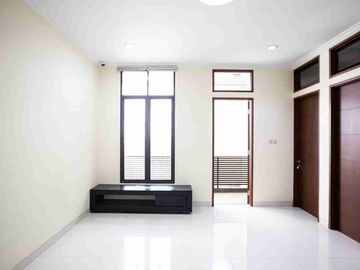 Rumah Siap Huni di Kayu Putih Utara, Pulomas, Jakarta Timur