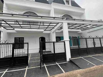 Rumah mewah klasik modern di Lebak Bulus Jaksel