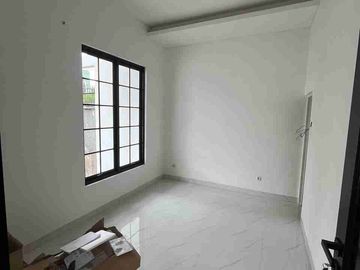 Rumah mewah klasik modern di Lebak Bulus Jaksel