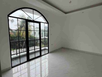 Rumah mewah klasik modern di Lebak Bulus Jaksel