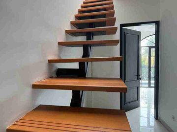 Rumah mewah klasik modern di Lebak Bulus Jaksel