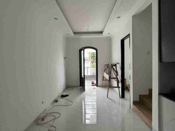 Rumah mewah klasik modern di Lebak Bulus Jaksel