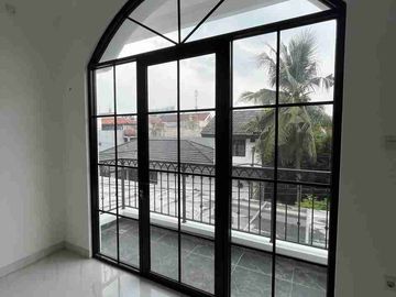 Rumah mewah klasik modern di Lebak Bulus Jaksel